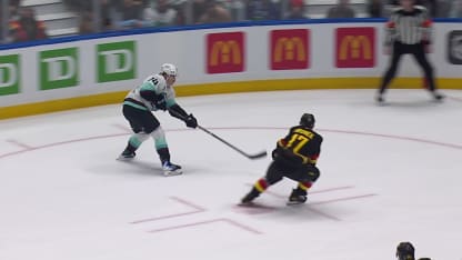 SEA@VAN: McMann scores PPG against Nikita Tolopilo