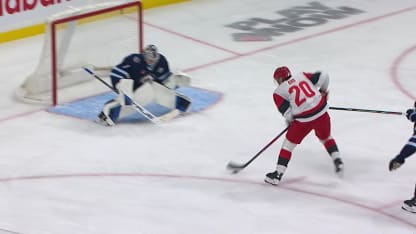 CAR@WPG: Jarvis scores SHG against 
Eric Comrie