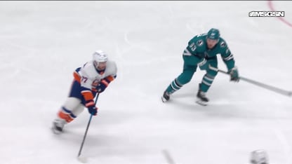 NYI@SJS: DeAngelo scores goal against Yaroslav Askarov