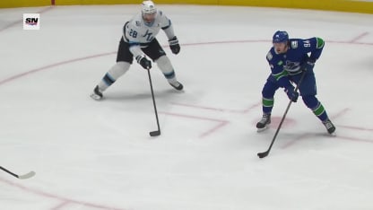 UTA@VAN: Karlsson marque un but contre Karel Vejmelka