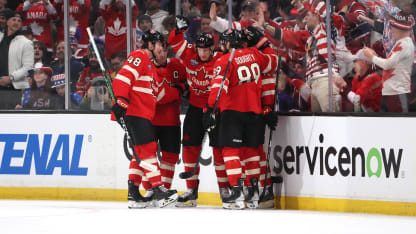MacKinnon adelanta a Canadá