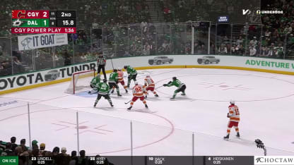 CGY@DAL: Oettinger with a great save against Blake Coleman