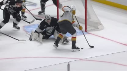 VGK@LAK: Kuemper with a great save against Ivan Barbashev