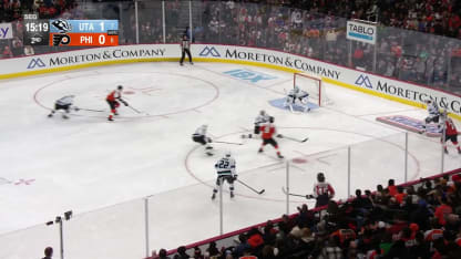 UTA@PHI: Vanecek with a great save against Noah Cates