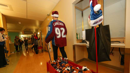 Children's Hospital Visit December 13, 2016 Gabriel Landeskog