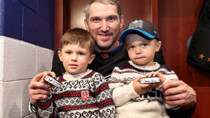 122322 Ovechkin with sons 802