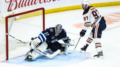 McDavid_Hellebuyck