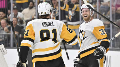 PIT@VGK: Kindel scores goal against Adin Hill