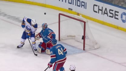 BUF@NYR: Zucker scores PPG against Jonathan Quick
