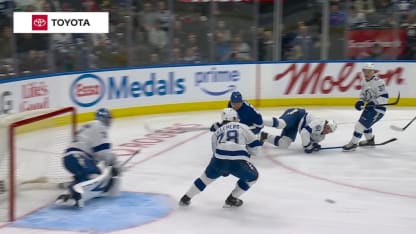 TBL@TOR: Johansson with a great save against Auston Matthews
