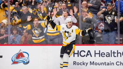 Evgeni Malkin regresó con todo tras una suspensión de 5 juegos