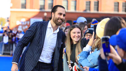 PHOTOS | Blue & Gold Carpet