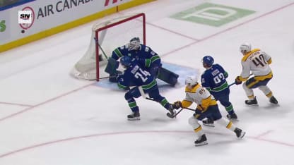 Jost réussit un doublé face aux Canucks