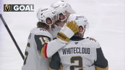 Le tir de Whitecloud se faufile derrière Askarov