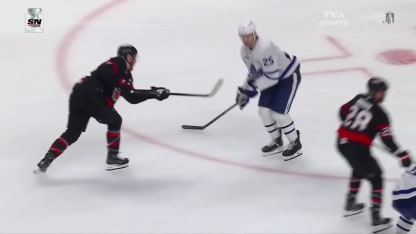 TOR@OTT: Tkachuk marque un but contre Anthony Stolarz