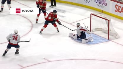 WSH@FLA: Lundell scores goal against Logan Thompson
