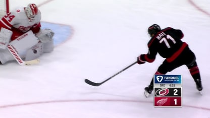 Lyon ferme la porte à Hall