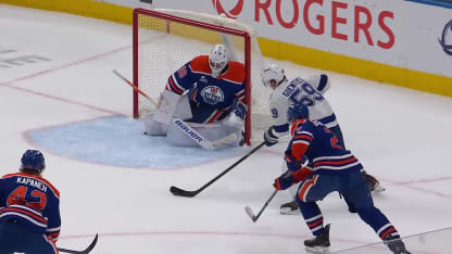 Guentzel jams home PPG in front