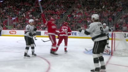 LAK@DET: Kuzmenko scores PPG against John Gibson