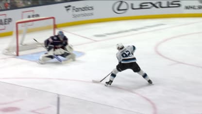 UTA@CBJ: Cooley scores goal against Elvis Merzlikins