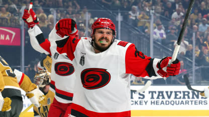 Stankoven strikes early in Game 4