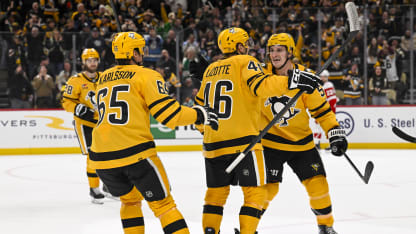 Erik Karlsson nådde 900 poäng i NHL