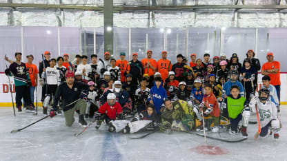 Anaheim Ducks refuerzan las vías de acceso al hockey para los hispanos