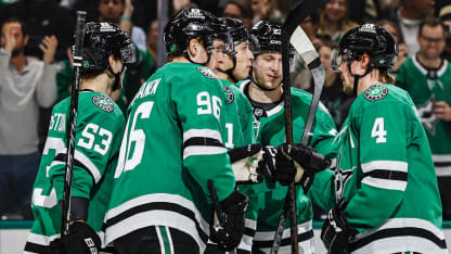 DALLAS, TX - FEBRUARY 04: Dallas Stars left wing Jason Robertson (21) celebrates with his teammates after scoring a goal during the game between the Dallas Stars and the St. Louis Blues on February 04, 2026 at American Airlines Center in Dallas, Texas. (Photo by Matthew Pearce/Icon Sportswire via Getty Images)
