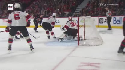 Stützle sert une savante passe à Tkachuk