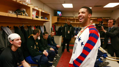 2012 - Benn talks with Drake at All-Star