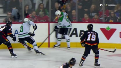 DAL@CGY: Benn scores goal against Dustin Wolf