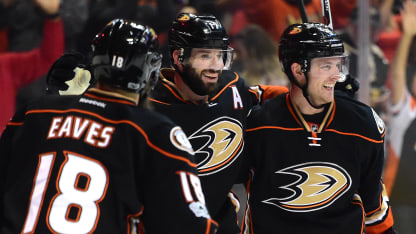 celly_mediawall_032617vsNYR