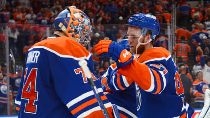 Skinner 23 zákrokmi priblížil Edmonton k postupu  