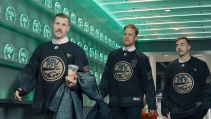 Isles Arrive in Military Jerseys