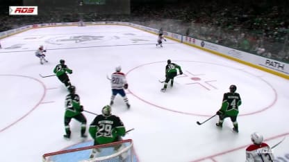 MTL@DAL: Slafkovsky marque un but en A.N. contre Jake Oettinger