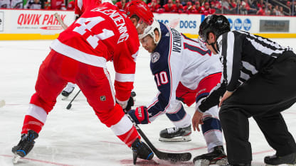 jackets-wings-faceoff