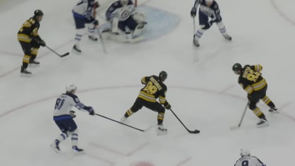 WPG@BOS: Pastrnak scores goal against Connor Hellebuyck