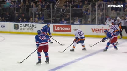 NYI@NYR: Schaefer scores goal against Jonathan Quick