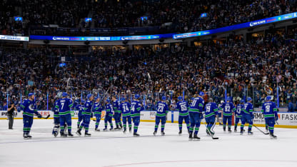 32 tímov za 32 dní Vancouver Canucks