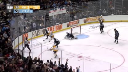 Vanecek makes diving save