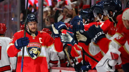 Barkov extends the lead