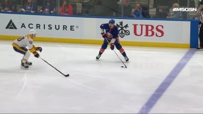 NSH@NYI: Barzal scores goal against Juuse Saros