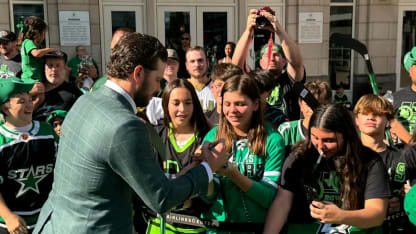 Apertura de temporada hispana en la casa de los Dallas Stars