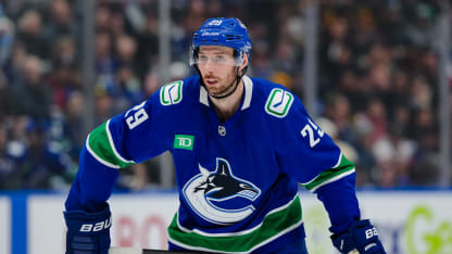 Marcus Pettersson skriver långt kontrakt med Vancouver Canucks