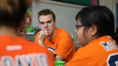 connor mcdavid Hockey Helps kids
