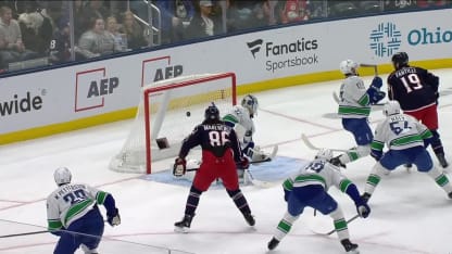 VAN@CBJ: Marchenko marque un but contre Kevin Lankinen