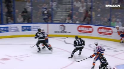 NYI@TBL: Cizikas scores empty-net goal