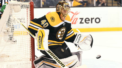 Rask_Bruins_watching_puck