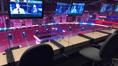 Plexiglas Centre Bell