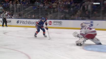 NYR@NYI: Shesterkin with a great save